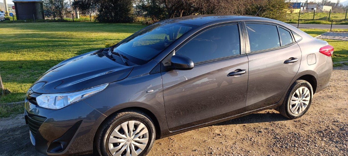 Toyota Yaris Sedan - Imagen 1
