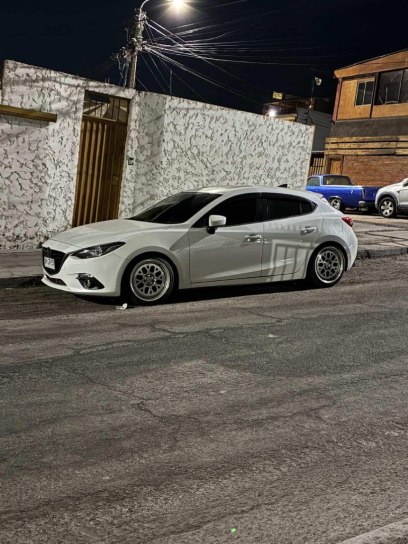 Mazda Mazda3 - Imagen 1