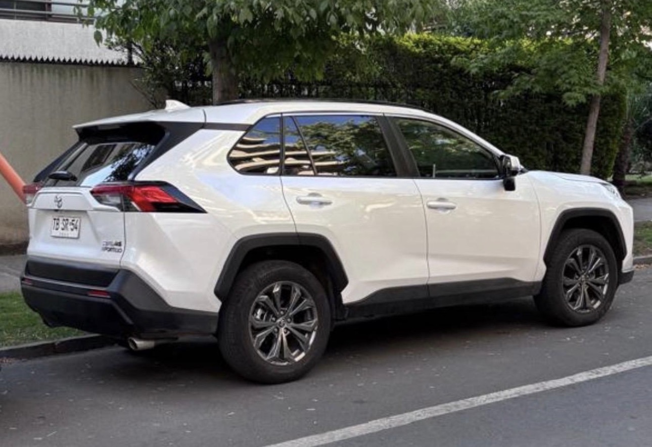 Toyota RAV4 - Imagen 1