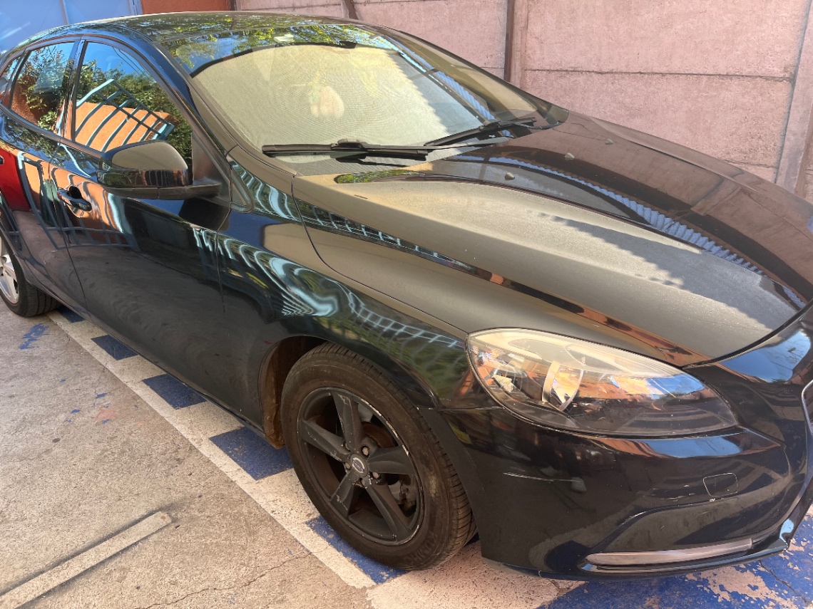 Volvo V40 - Imagen 1